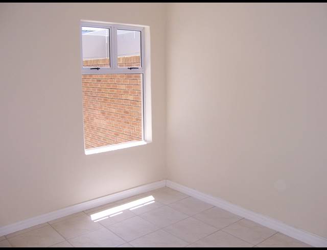 5 bed property to rent in SALT RIVER